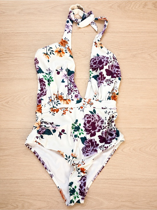 Cupshe Other - Cupshe Floral One Piece Swimsuit Size M Halter Plunge Neck